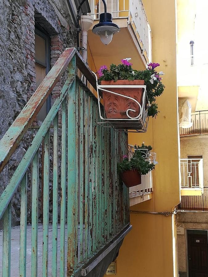 Apartment Gole Alcantara Gloria Graniti